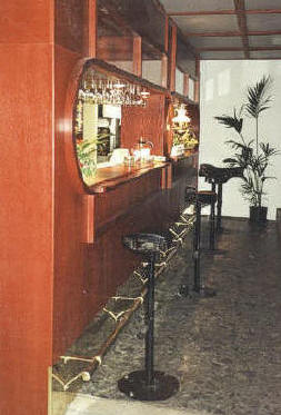 Design och trinredning av bar 8